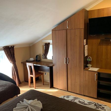 Guest House ヘルソン エクステリア 写真